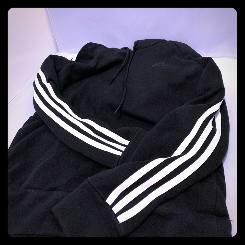 Women’s Adidas sweatshirt